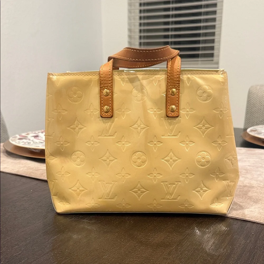 Louis Vuitton Monogram Vernis Reade PM - Picture 2 of 16